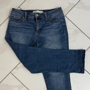 BKE Gabby  Women's  Blue Jeans. Size 27